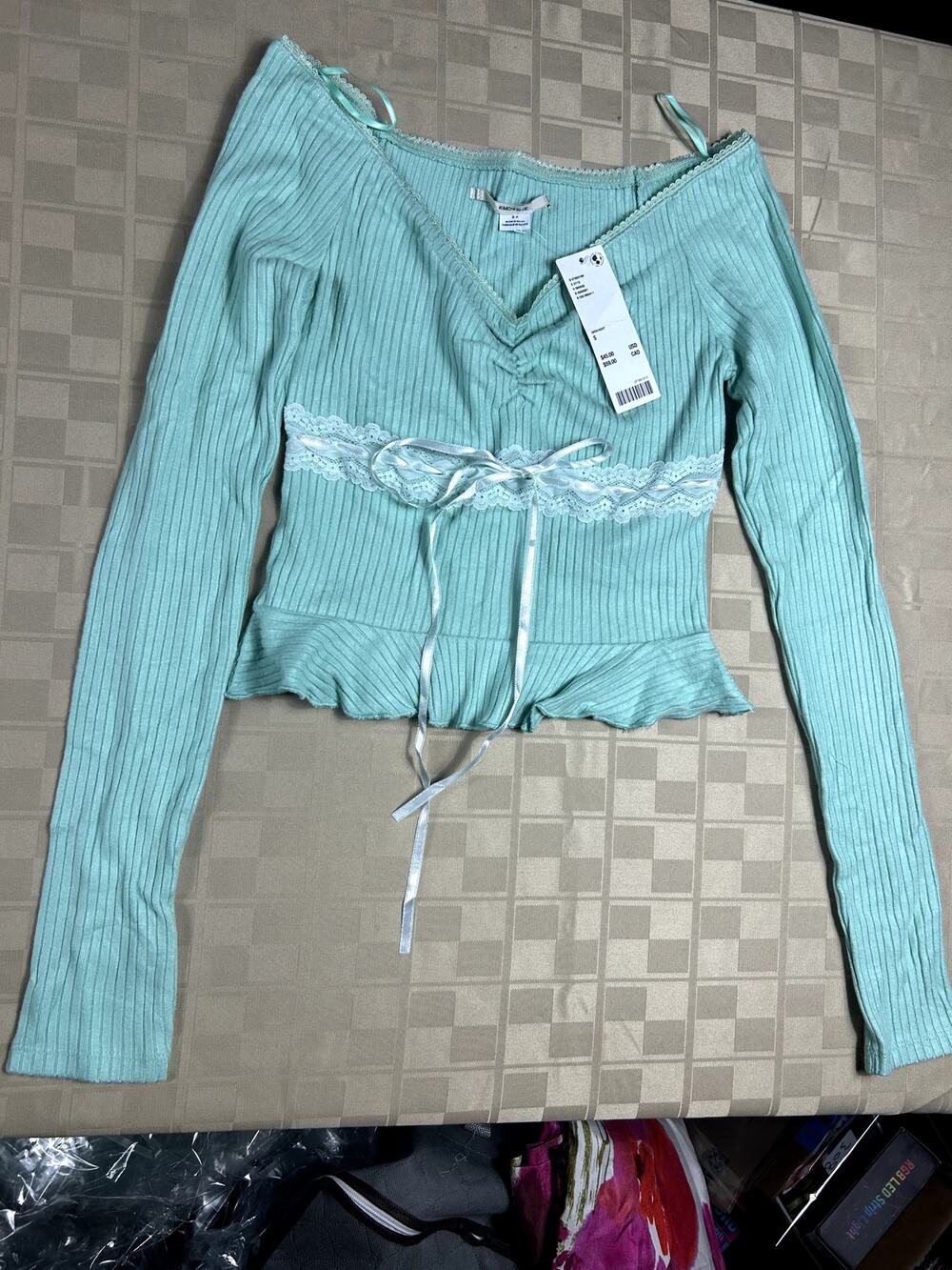 Kimchi Blue Gianna | Small Petite | Green | Ribbed Knit Long Sleeve Crop Top